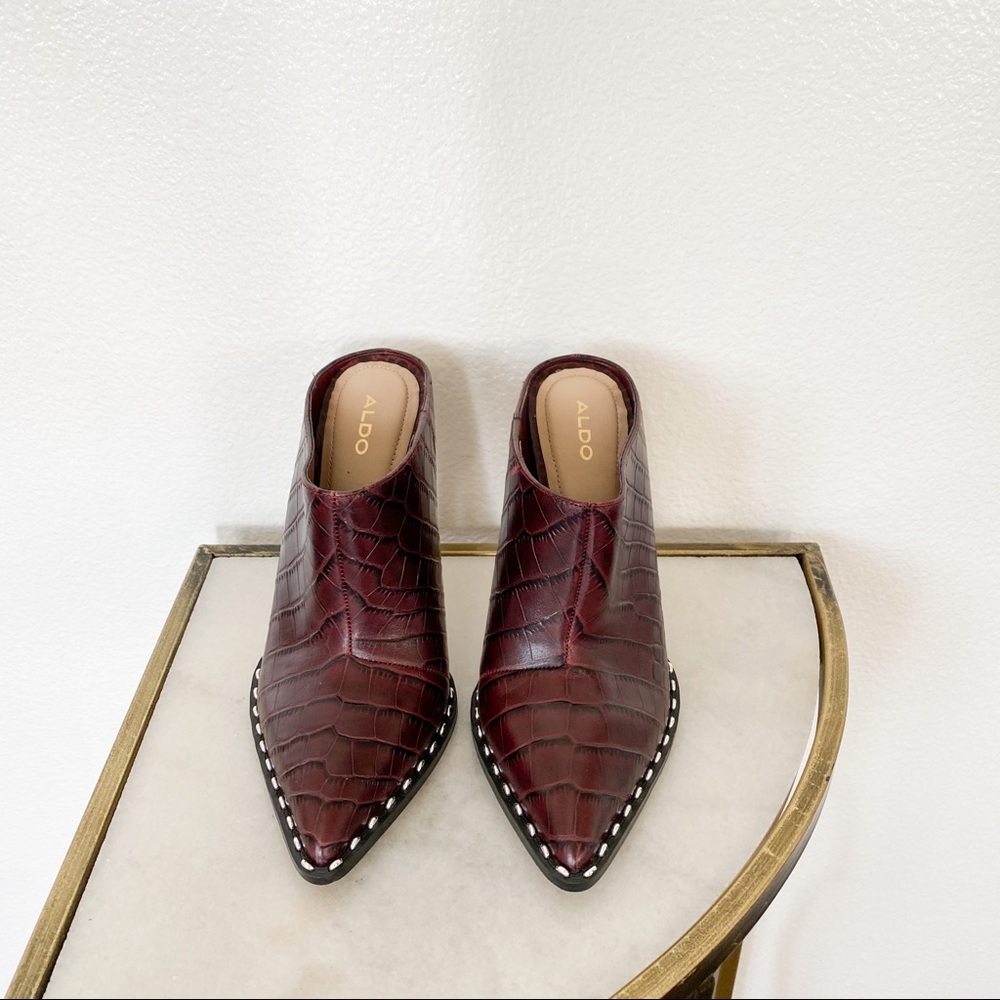 Aldo burgundy leather Bootie